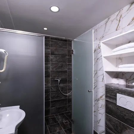 البوسنة 1 3* إليجا