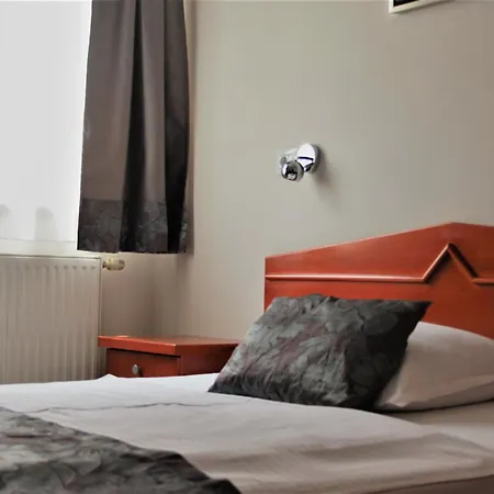 البوسنة 1 3* إليجا